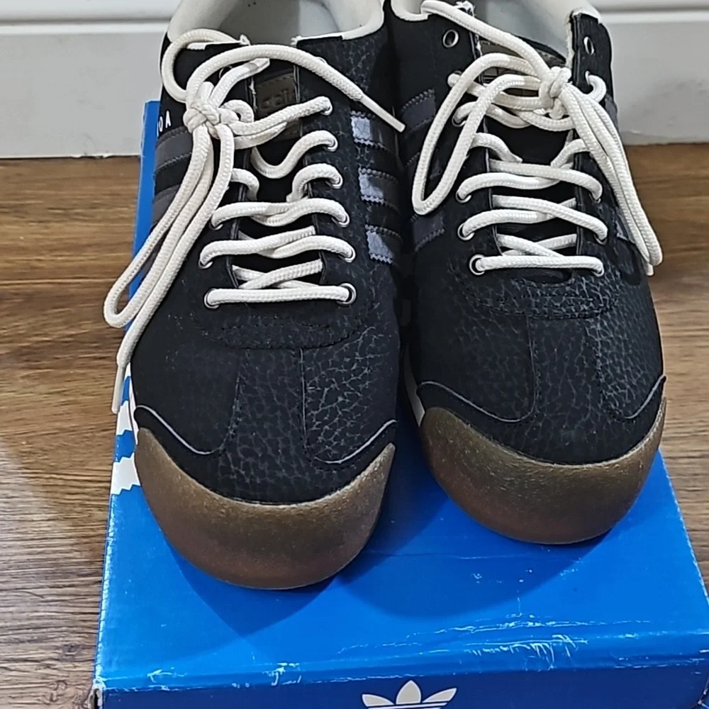 Shoes - Picture 2 of 3